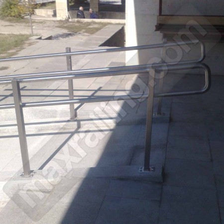 Иноксови парапети